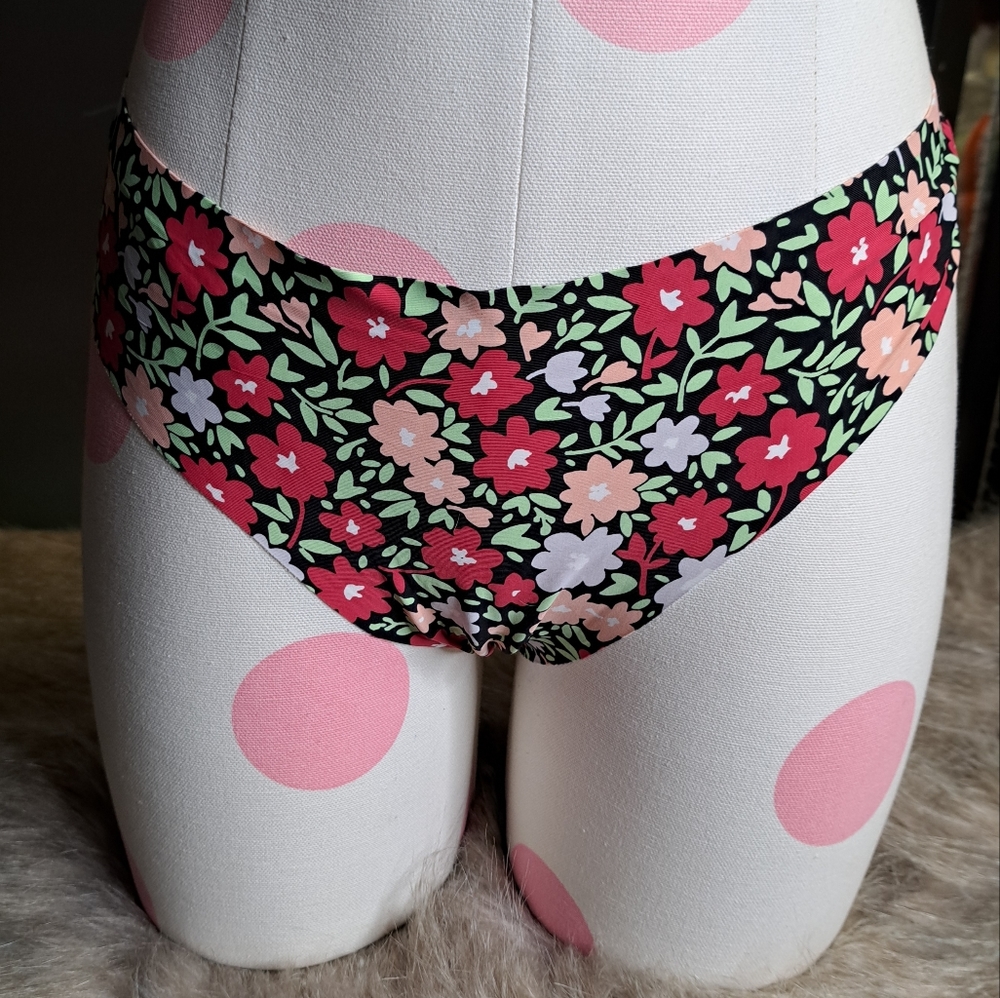 Love Libby • Black Green Coral Cute Pretty Floral Thong Stretch Seamless Large